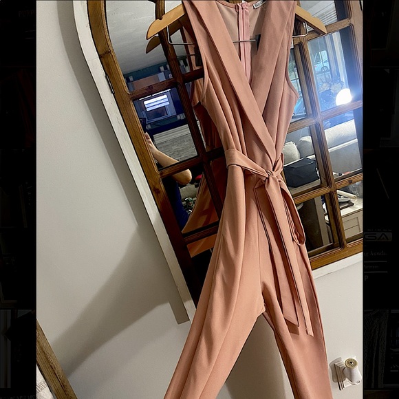 JUMPSUIT❤️ Fashion Nova - Picture 4 of 5